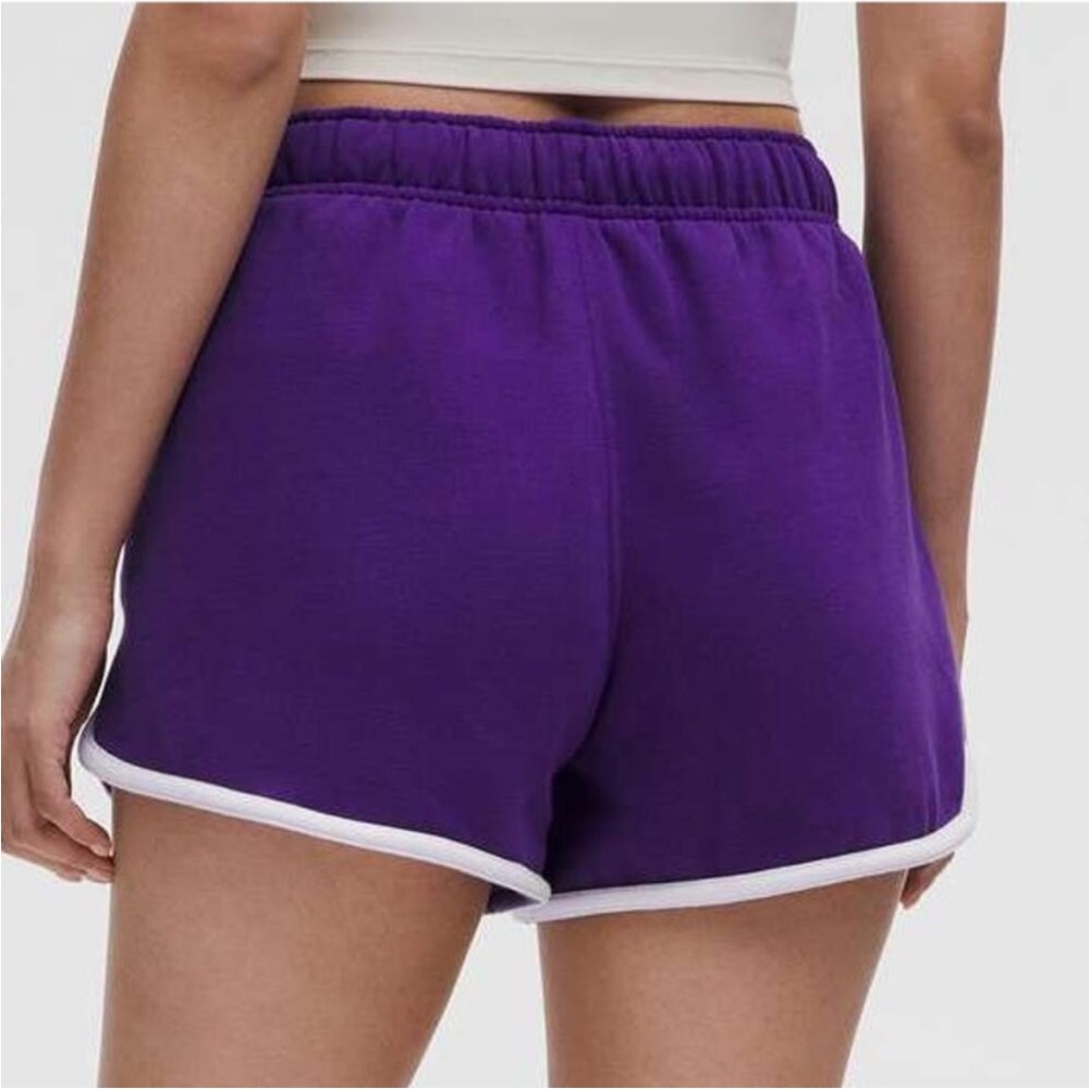 NWT Lululemon Scuba Mid-Rise Oversized Short 3" Trim Purple Women's Size Large - Picture 2 of 9